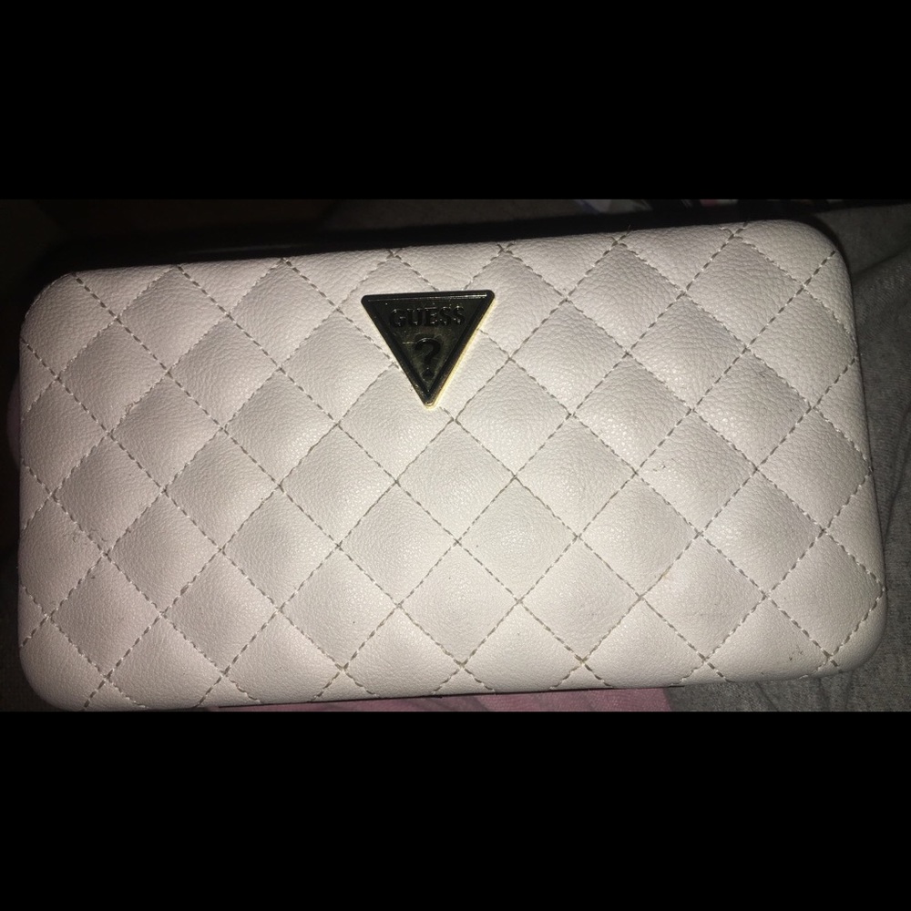 GUESS wallet